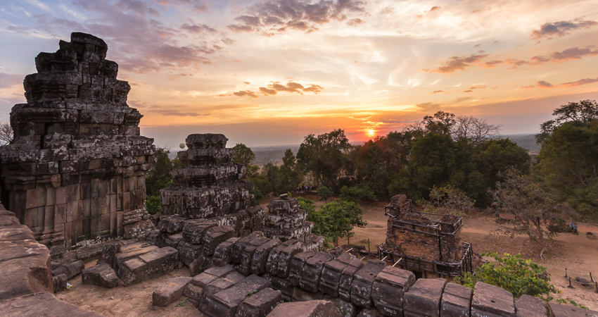 Private Angkor Wat and Temples Tours till Sunset
