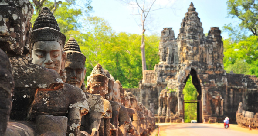 Angkor Wat Admission Ticket (3-Day Ticket) + Car or MiniVan