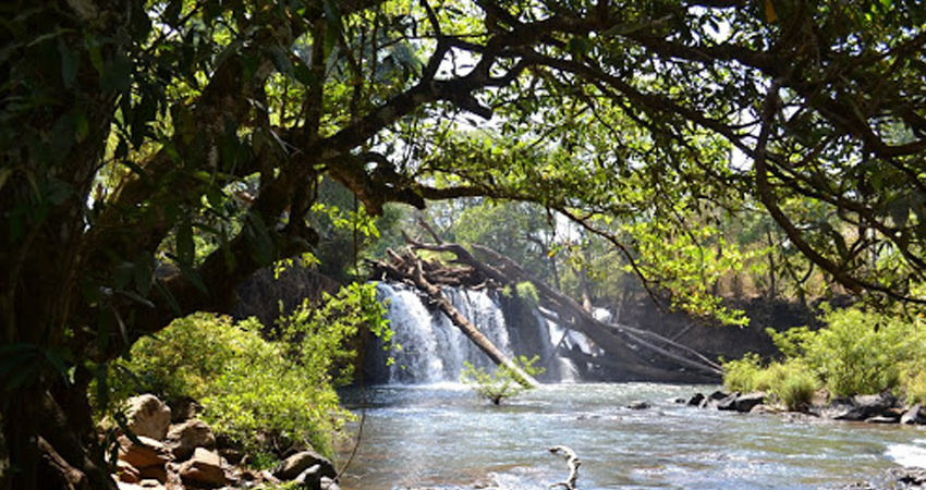 Lak Pok Bras Waterfall Mondolkiri