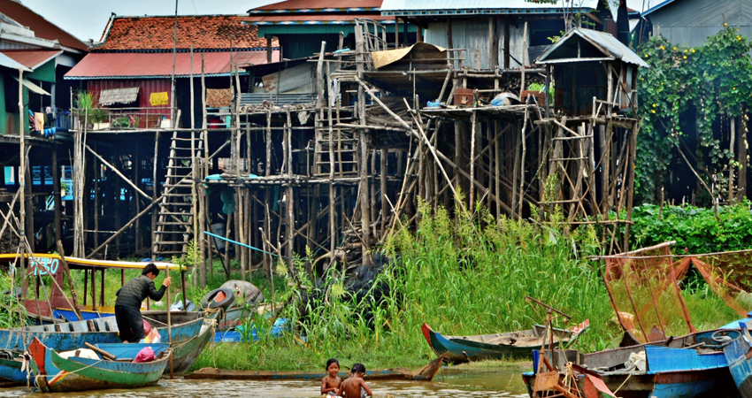 Tonle Sap Lake and Kampong Phluk Half-Day Tours from Siem Reap