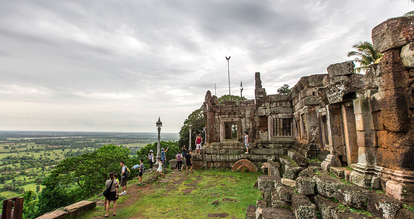 Phnom Tamao - Tonle Bati & Phnom Chisor tour 1Day