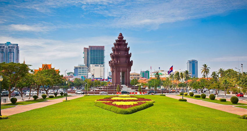 Phnom Penh Small Group City Tour, Silver Pagoda, Genocide Museum, Killing Fields