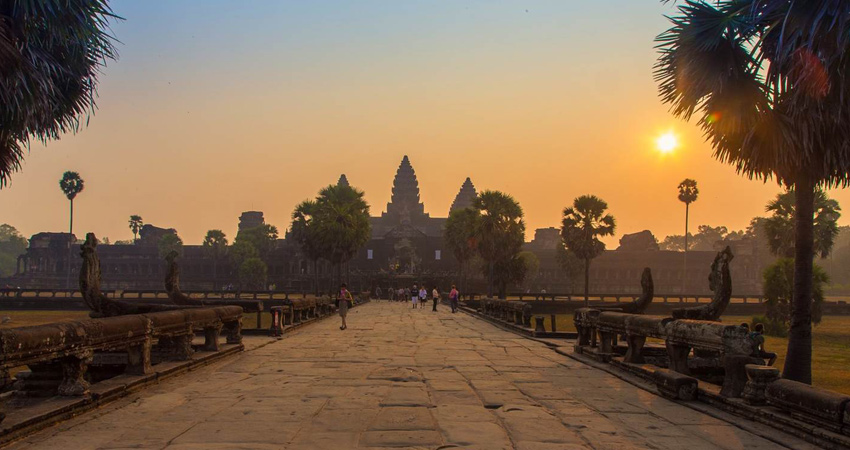 Angkor Wat Tour from Sunrise by Tuk Tuk