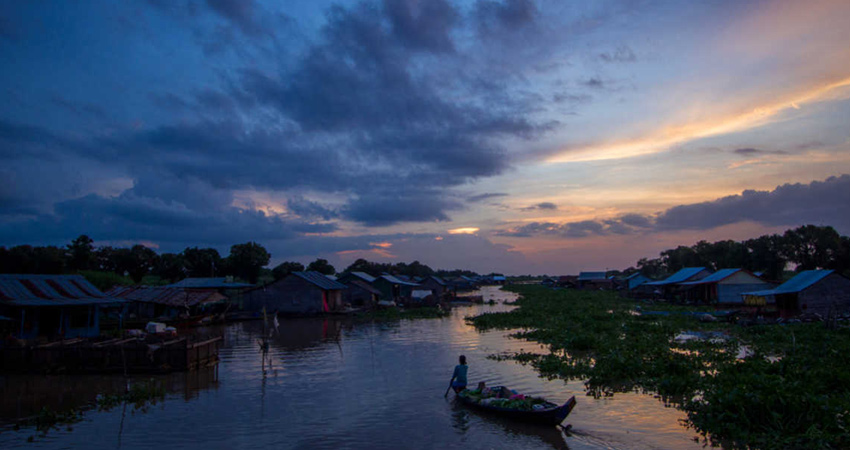 Small Group Sunset Cruise on Tonle Sap Lake with Cambodian drinks and Canape