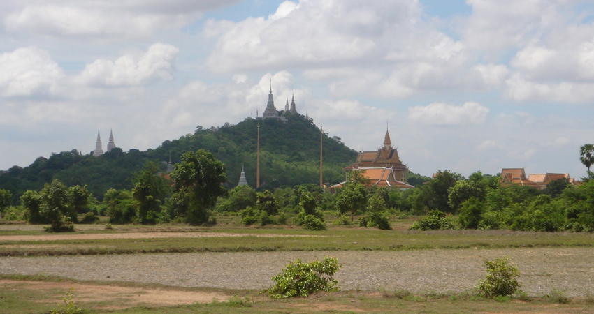 Private Oudong Temples and Phnom Prasith Tour from Phnom Penh