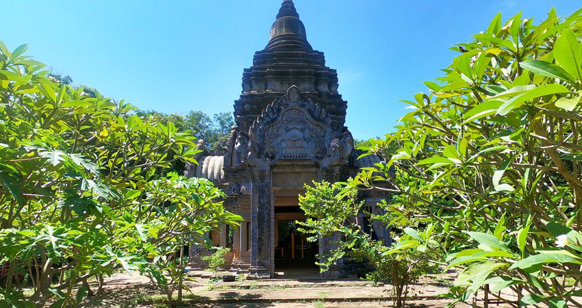 Private Oudong Temples and Phnom Prasith Tour from Phnom Penh