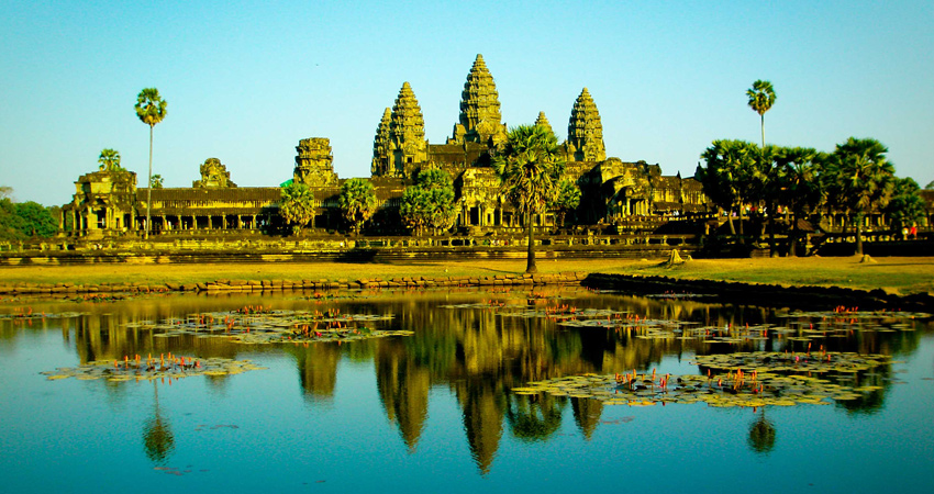 Full-Day UNESCO listed Angkor Wat and Tonle Sap Lake Tour