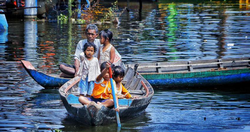 Tonle Sap Lake and Kampong Phluk Half-Day Tours from Siem Reap