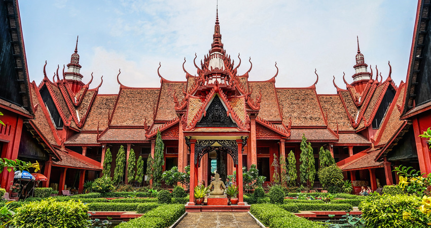 Phnom Penh Small Group City Tour, Silver Pagoda, Genocide Museum, Killing Fields