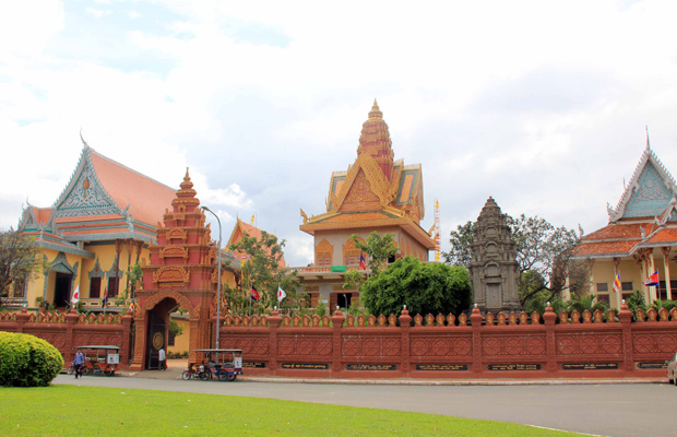 Wat Ounalom Phnom Penh