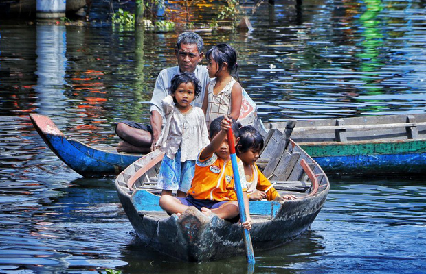 Kampong Phluk Village and Tonlesap Lake Private Half Day Tour